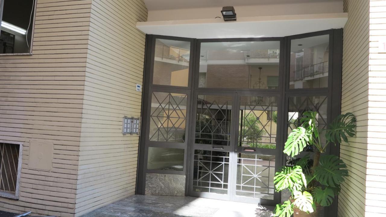 Spacious Panoramic Apartment - Half Way Center-Vomero District Napels Buitenkant foto