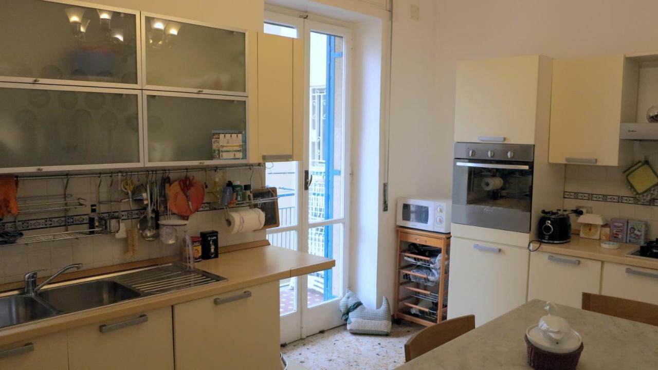 Spacious Panoramic Apartment - Half Way Center-Vomero District Napels Buitenkant foto
